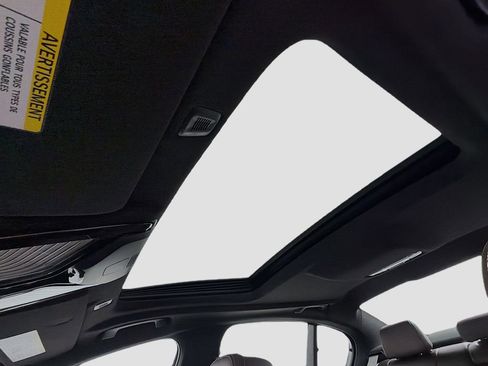 Used 2021 BMW M550i xDrive w/ Dynamic Handling Package image 24