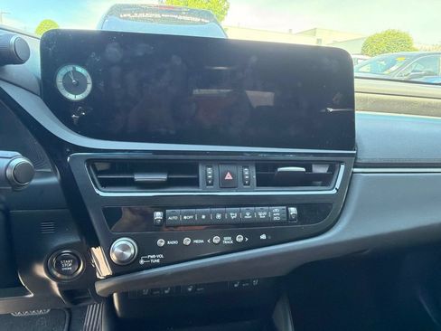 Certified 2025 Lexus ES 350 w/ Premium Package FWD image 26