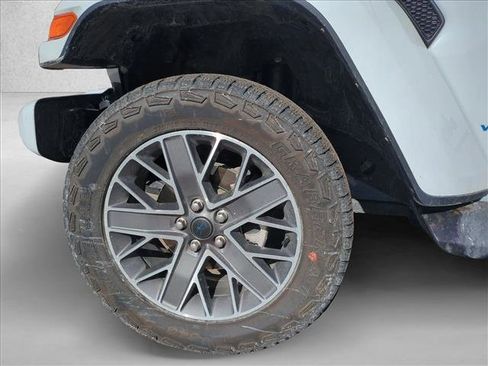 Used 2024 Jeep Wrangler High Altitude image 12