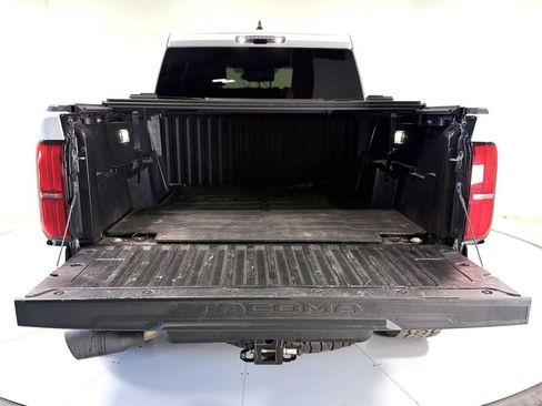 Used 2025 Toyota Tacoma TRD Off-Road image 7