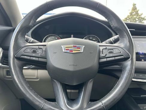 Used 2019 Cadillac XT4 Luxury w/ Cold Weather Package AWD/4WD image 20