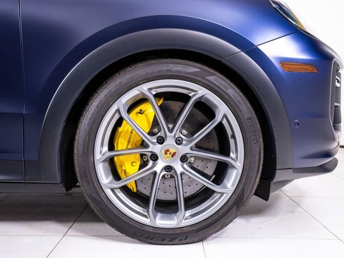 Used 2024 Porsche Cayenne Turbo GT AWD/4WD image 14