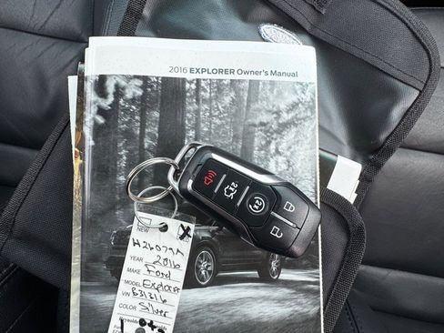 Used 2016 Ford Explorer XLT w/ Equipment Group 202A image 32
