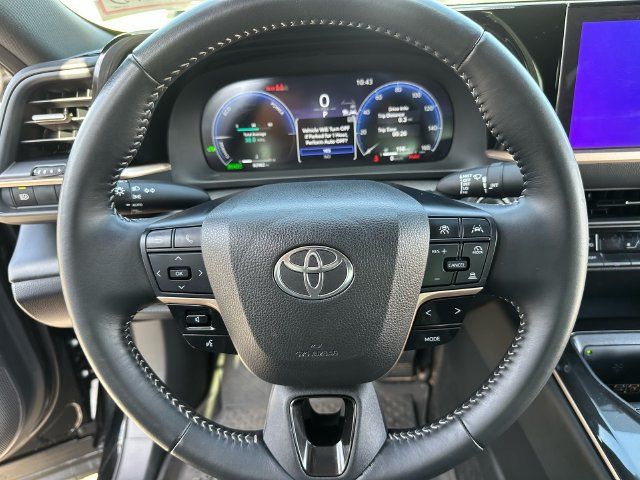 Certified 2024 Toyota Crown AWD/4WD image 12