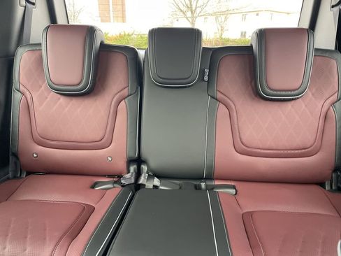 New 2026 INFINITI QX80 Autograph w/ Premium Cargo Package image 16