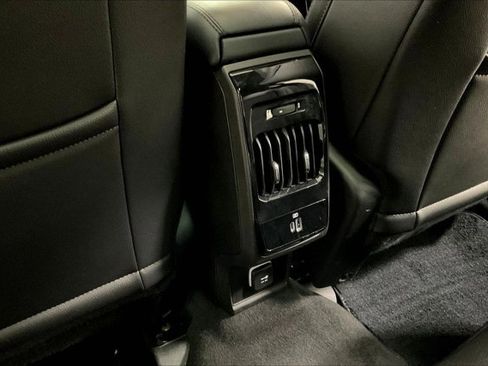 Used 2025 Jeep Compass Latitude w/ Sun & Sound Group AWD/4WD image 34