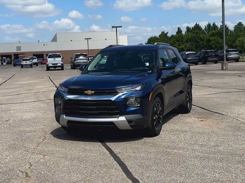 Certified 2023 Chevrolet TrailBlazer LT FWD image 3