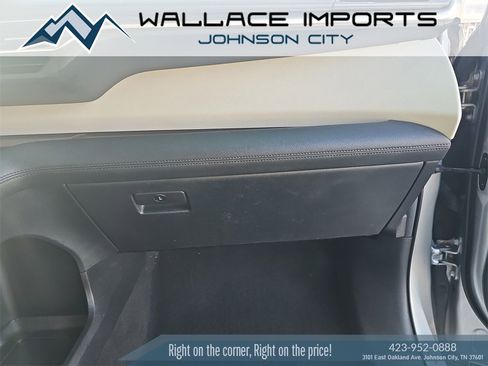 Used 2021 Toyota Sienna XLE image 45