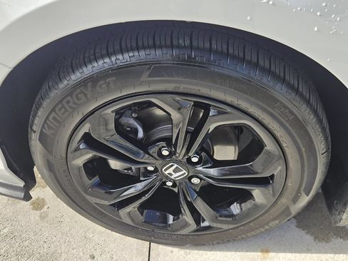 Certified 2025 Honda Accord SE image 10