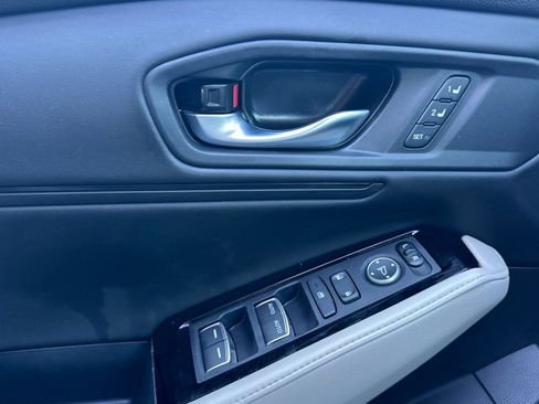 Used 2025 Honda Accord Touring image 11