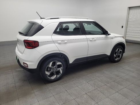 Used 2025 Hyundai Venue SEL image 10