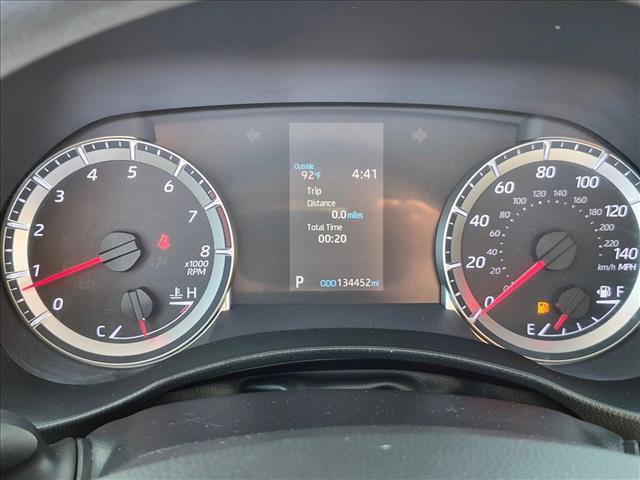 Used 2020 Toyota Highlander L FWD image 11