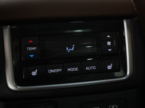 Used 2023 Subaru Ascent Touring AWD/4WD image 21
