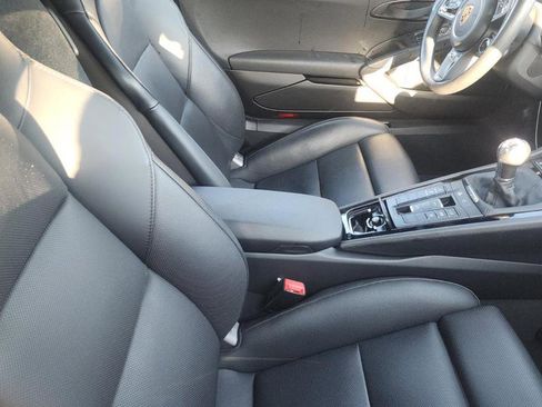 Used 2022 Porsche 718 Boxster image 12