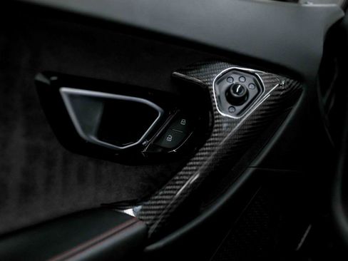 Used 2015 Lamborghini Huracan LP 610-4 image 41