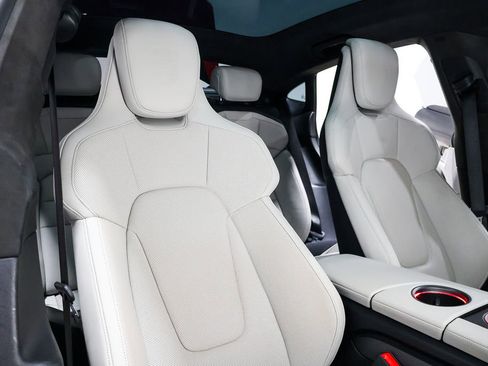 Used 2020 Porsche Taycan image 39