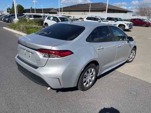 Used 2025 Toyota Corolla LE image 5