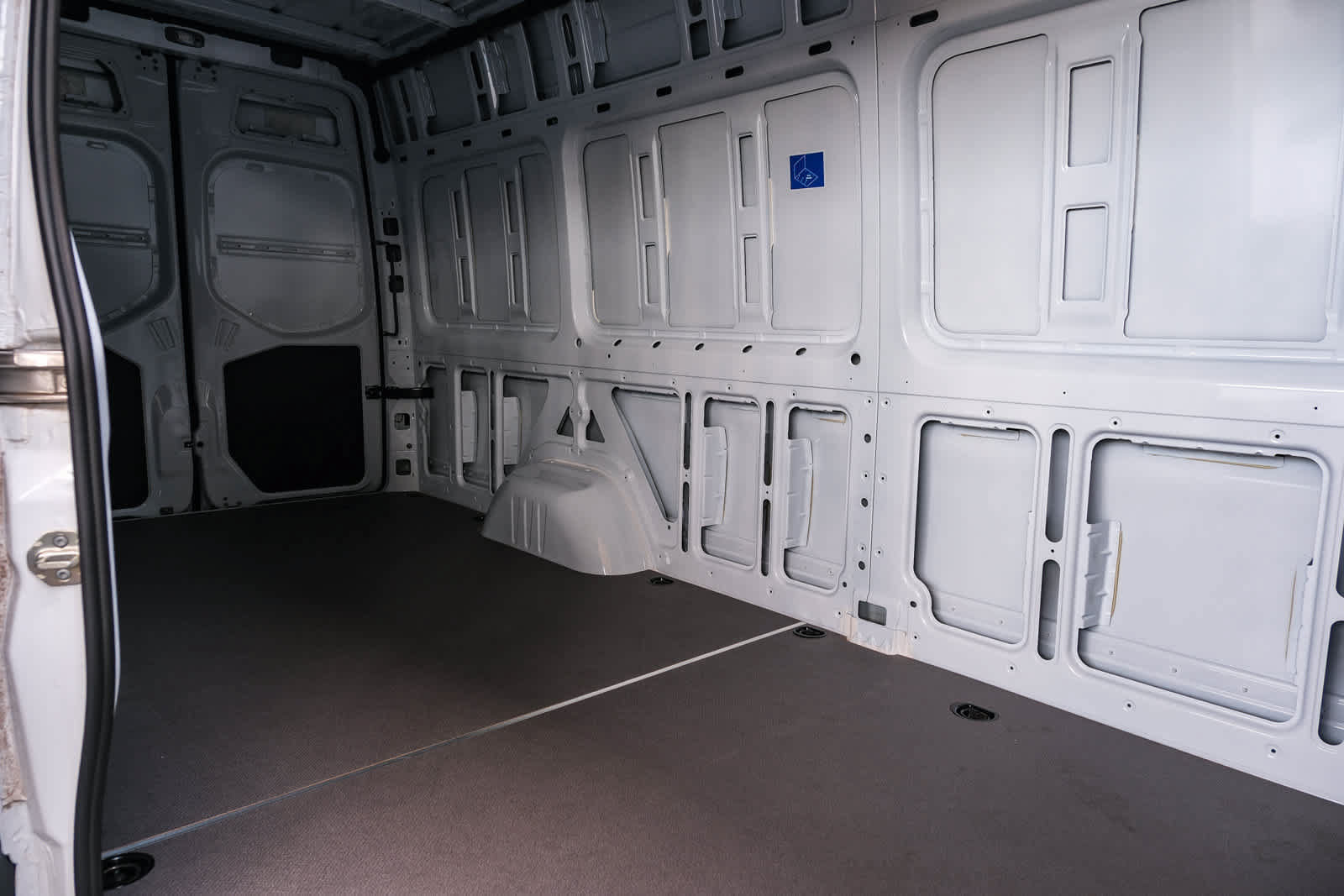 New 2025 Mercedes-Benz eSprinter 170 Cargo image 17