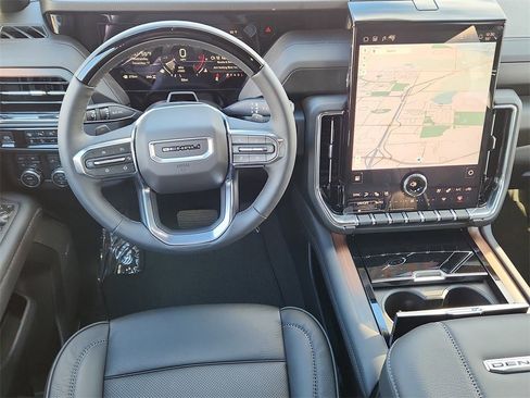 New 2026 GMC Yukon XL Denali w/ Denali Reserve Package image 15