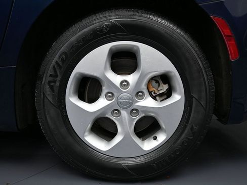 Used 2017 Chrysler Pacifica Touring Plus image 11