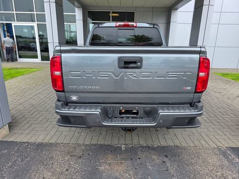 Used 2022 Chevrolet Colorado Z71 AWD/4WD image 3