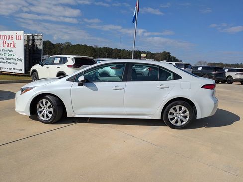 Used 2024 Toyota Corolla LE image 5