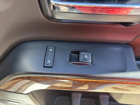 Used 2017 Chevrolet Silverado 1500 High Country image 29