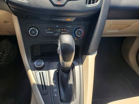 Used 2017 Ford Focus SE FWD image 20