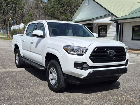 Used 2018 Toyota Tacoma SR w/ SR Convenience Package RWD image 14