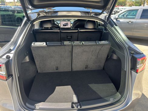 Used 2025 Tesla Model Y Long Range AWD/4WD image 15