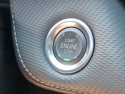Used 2025 Chevrolet Equinox LT AWD/4WD image 16