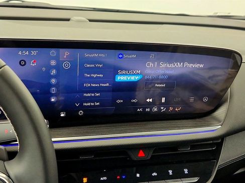 Used 2024 Buick Envision Preferred image 18