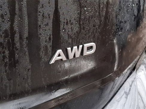 Used 2024 Nissan Rogue S image 10