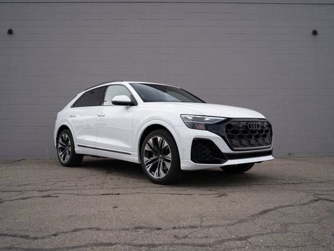 Certified 2025 Audi Q8 Premium Plus w/ Premium Plus Package AWD/4WD image 9