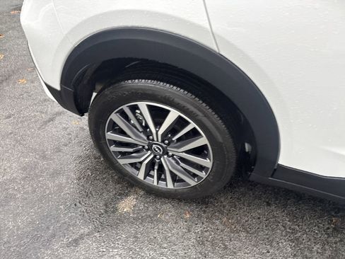 Used 2024 Nissan Kicks SV image 11