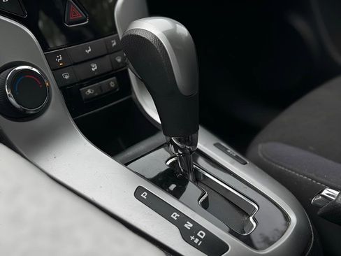Used 2013 Chevrolet Cruze LT FWD image 26