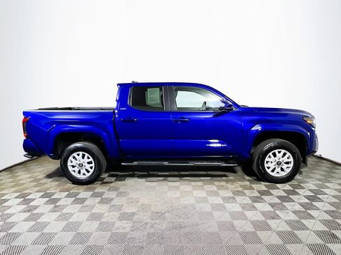 Certified 2025 Toyota Tacoma SR5 AWD/4WD image 9