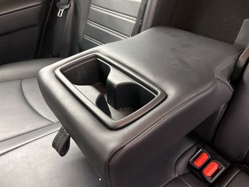 Used 2020 Toyota RAV4 XLE Premium FWD image 21