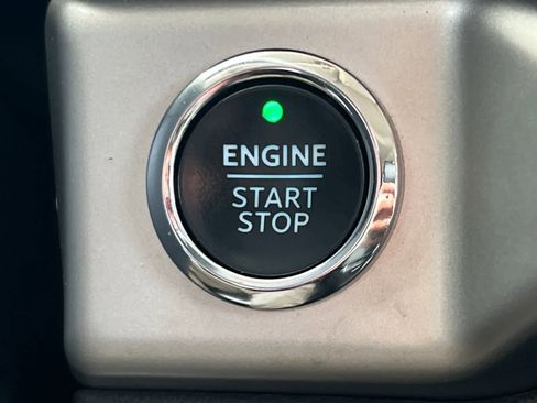 Used 2024 Ford Expedition XLT RWD image 25