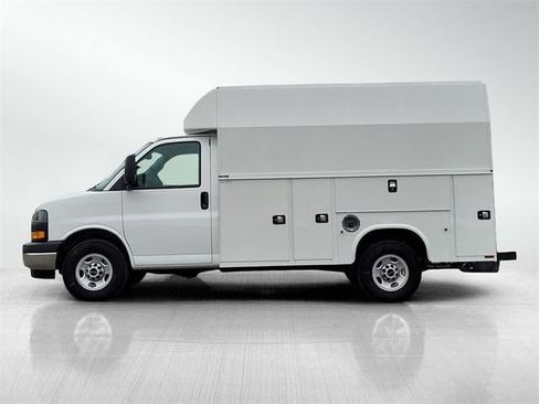 New 2024 GMC Savana 3500 Base w/ Power Convenience Package image 8