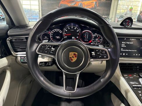 Used 2017 Porsche Panamera image 69