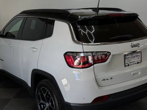 Certified 2024 Jeep Compass Limited AWD/4WD image 9