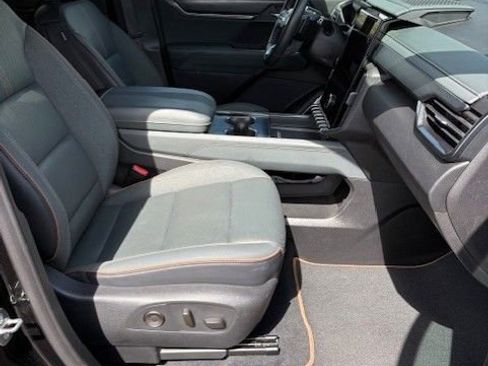Used 2024 GMC Acadia AT4 w/ Luxury Package AWD/4WD image 21