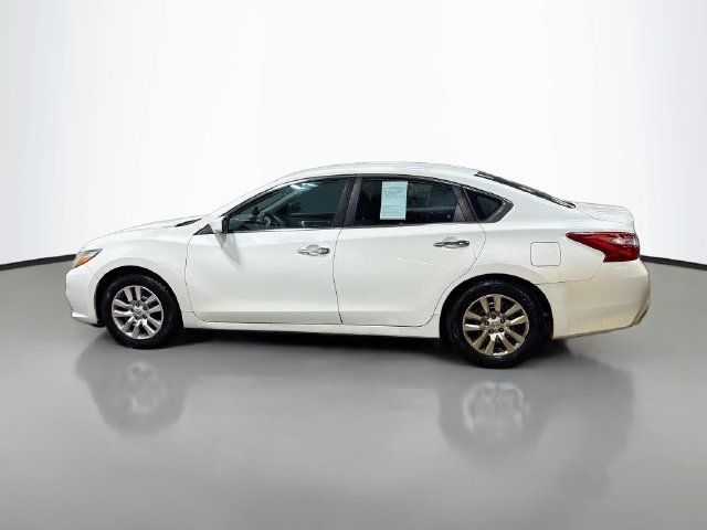 Used 2016 Nissan Altima 2.5 S w/ Power Driver Seat Package FWD image 10