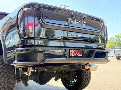 Used 2021 GMC Sierra 2500 Denali w/ Denali Ultimate Package AWD/4WD image 8