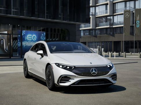 New 2026 Mercedes-Benz EQS 580 4MATIC Sedan image 9