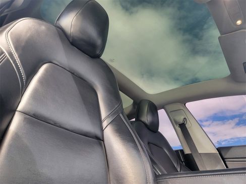 Used 2019 Tesla Model 3 Mid Range image 24