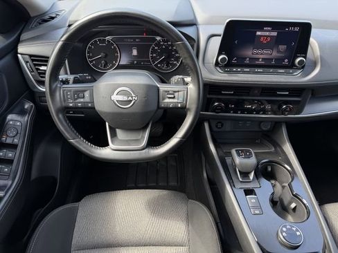 Used 2025 Nissan Rogue SV AWD/4WD image 11