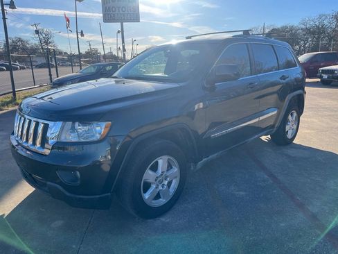 Used 2011 Jeep Grand Cherokee Laredo w/ Security & Convenience Group RWD image 1