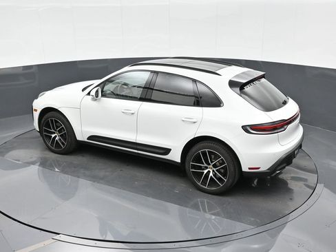 Certified 2025 Porsche Macan image 27